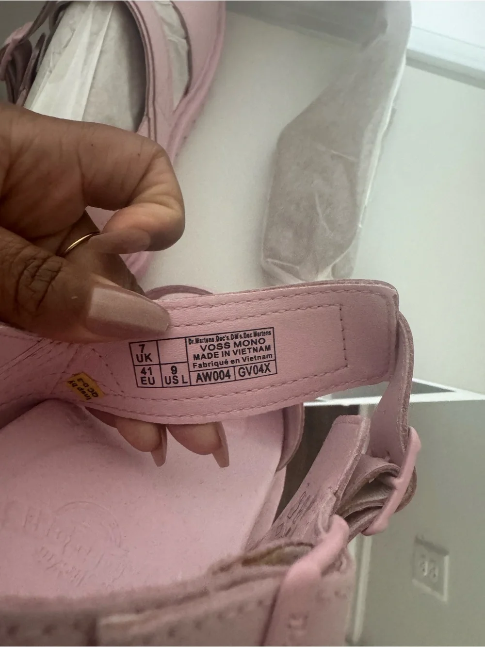 Dr. Martens Voss Mono Leather Platform Sandal Pink Size 9 NWOT